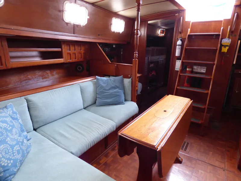 1981 Endeavour 43 Center Cockpit