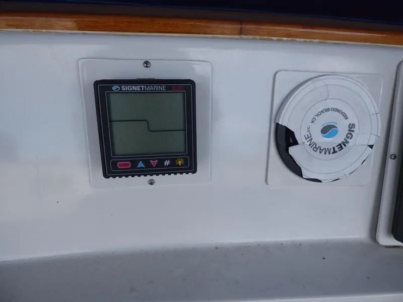 1981 Endeavour 43 Center Cockpit