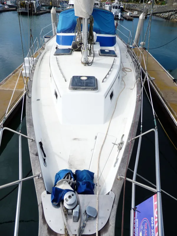 1981 Endeavour 43 Center Cockpit
