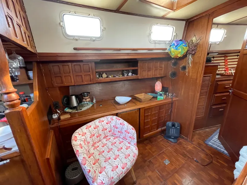 1981 Endeavour 43 Center Cockpit
