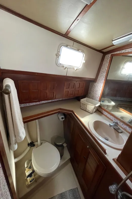 1981 Endeavour 43 Center Cockpit