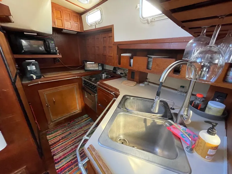 1981 Endeavour 43 Center Cockpit