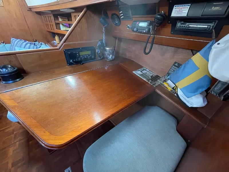 1981 Endeavour 43 Center Cockpit