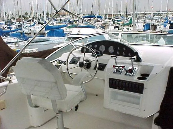 1995 Bayliner 3988 MOTOR YACHT