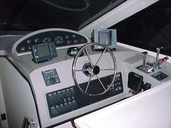 1995 Bayliner 3988 MOTOR YACHT