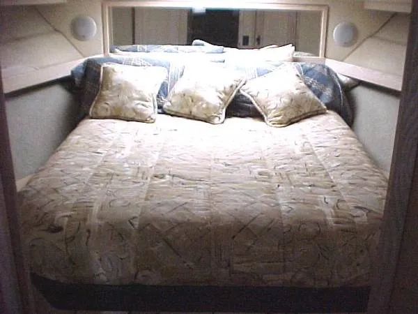 1995 Bayliner 3988 MOTOR YACHT