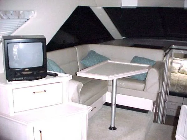 1995 Bayliner 3988 MOTOR YACHT