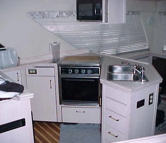 1995 Bayliner 3988 MOTOR YACHT