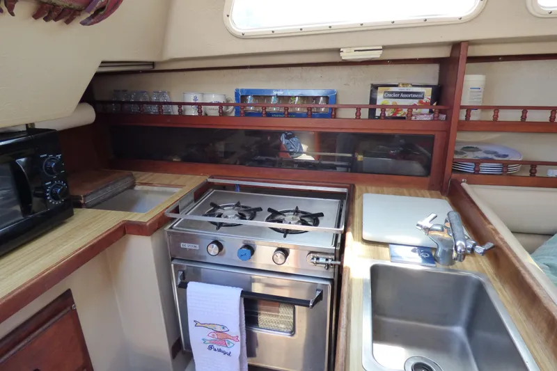 1982 Catalina 30