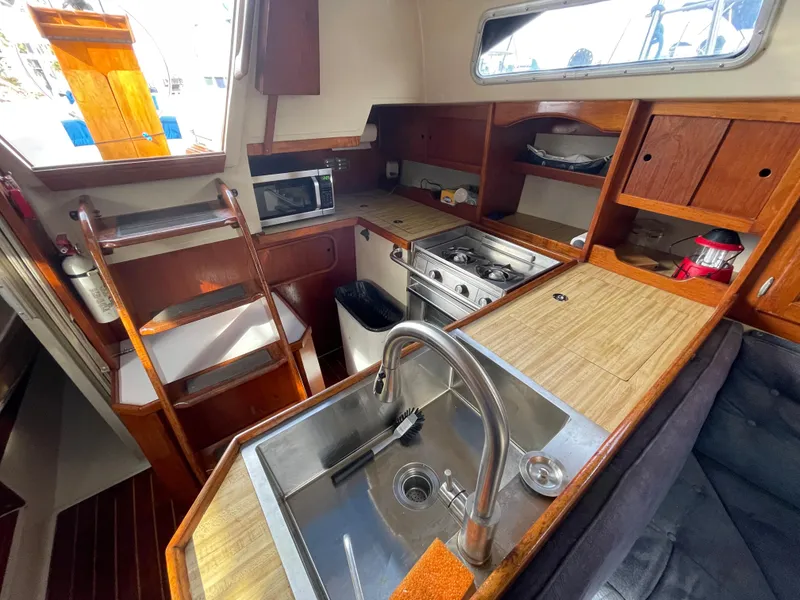 1984 Catalina 36