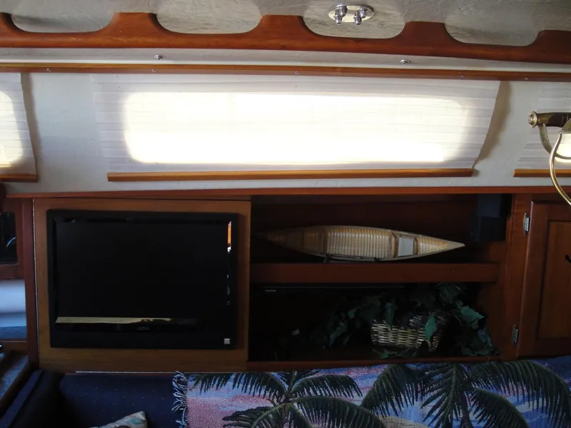 CABAINETS BEHIND SETTEE