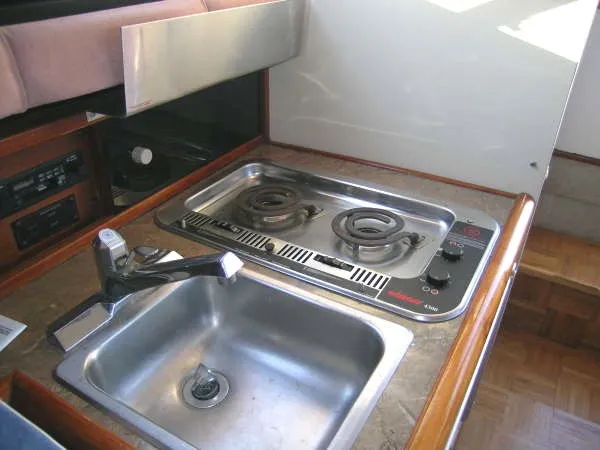 1990 Bayliner 2556