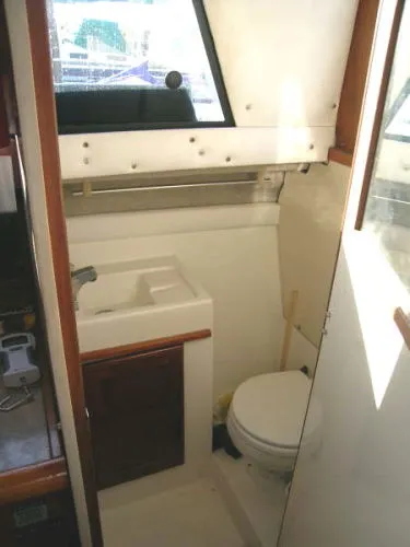 1990 Bayliner 2556