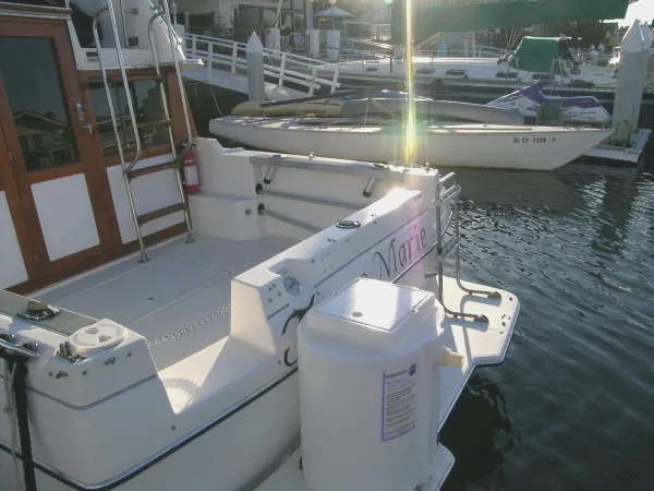 1990 Bayliner 2556