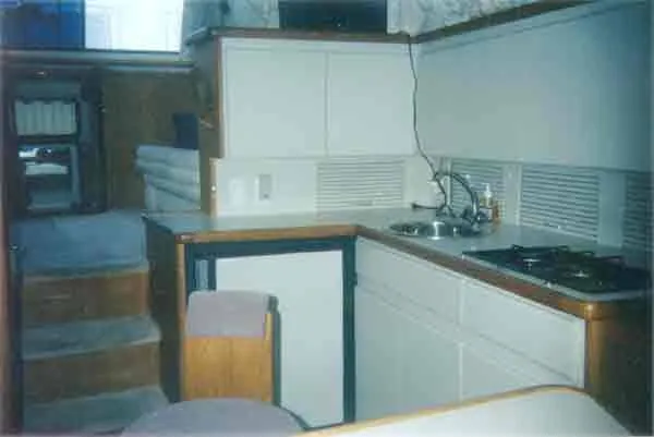 1992 Carver AFT CABIN MOTOR YACHT