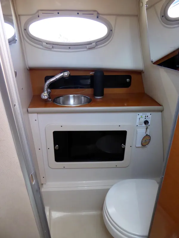 Head, Vacu-flush toilet