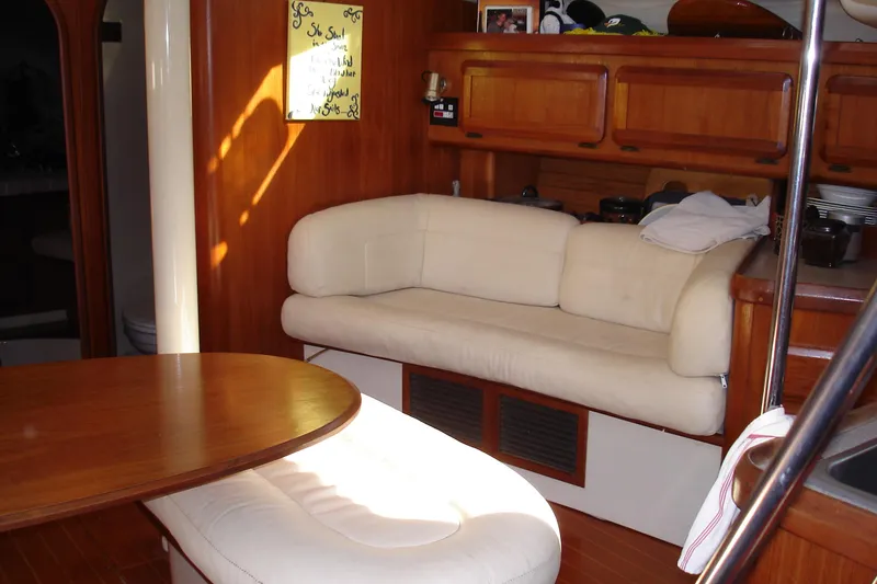 Settee starboard side-main cabin