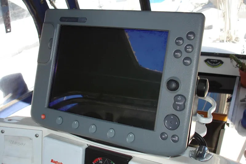 GPS-Radar at helm