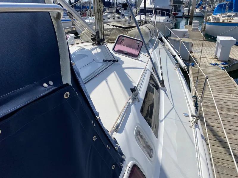2000 Hunter 410