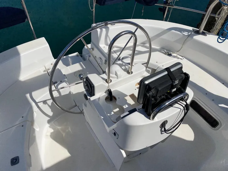 2000 Hunter 410