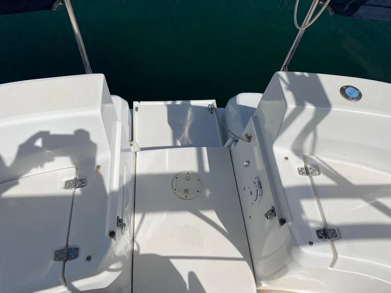 2000 Hunter 410