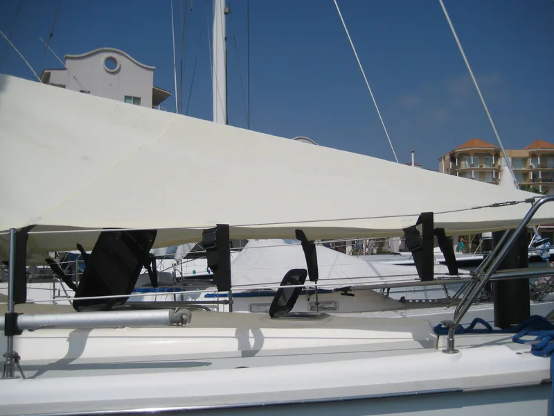2000 Hunter 410