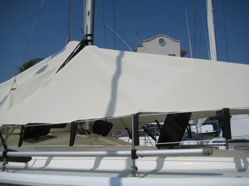 2000 Hunter 410