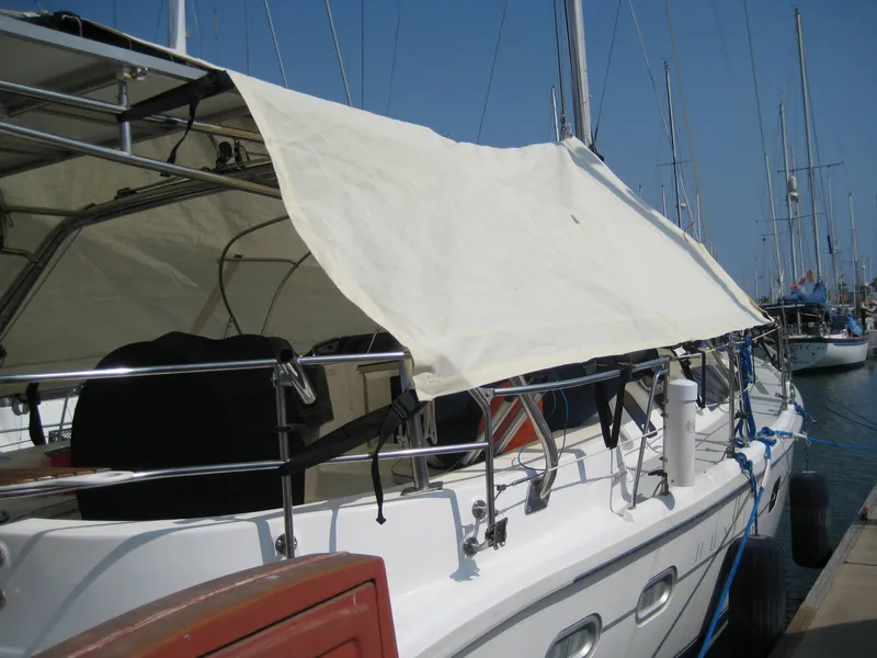2000 Hunter 410