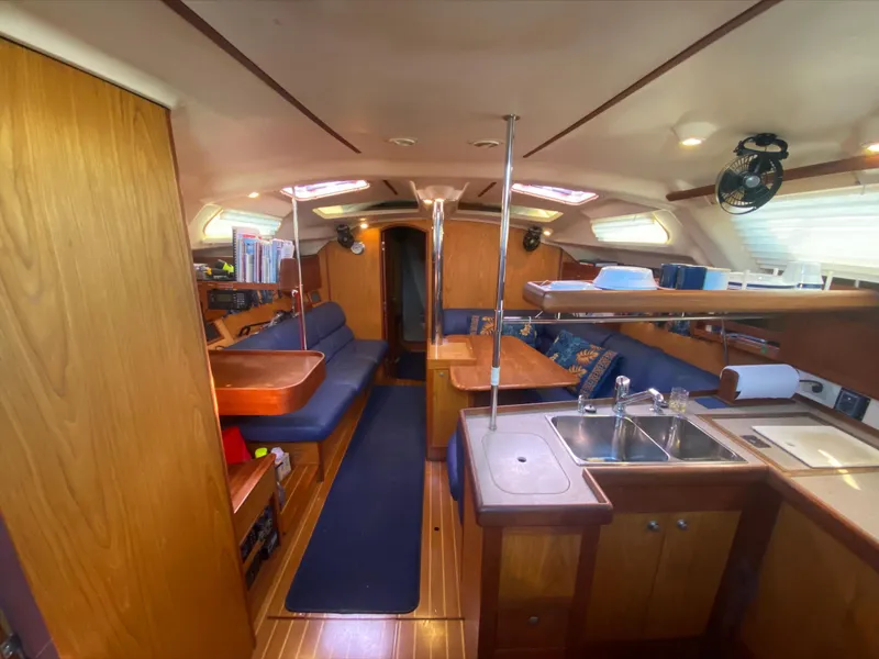 2000 Hunter 410