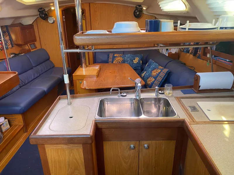 2000 Hunter 410