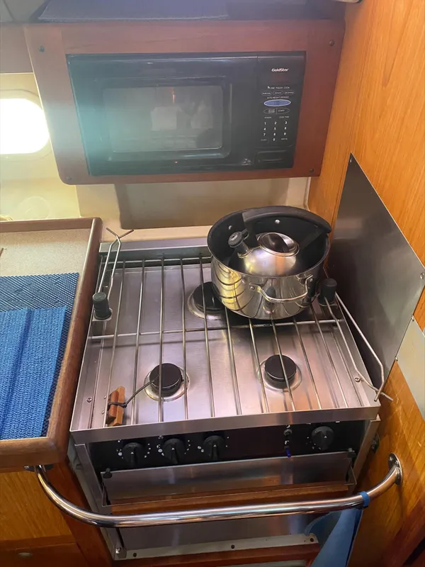 2000 Hunter 410