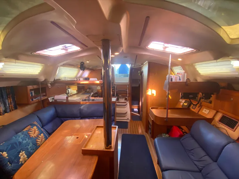 2000 Hunter 410