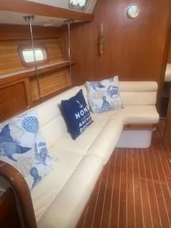 1993 Catalina Morgan 38' Center Cockpit