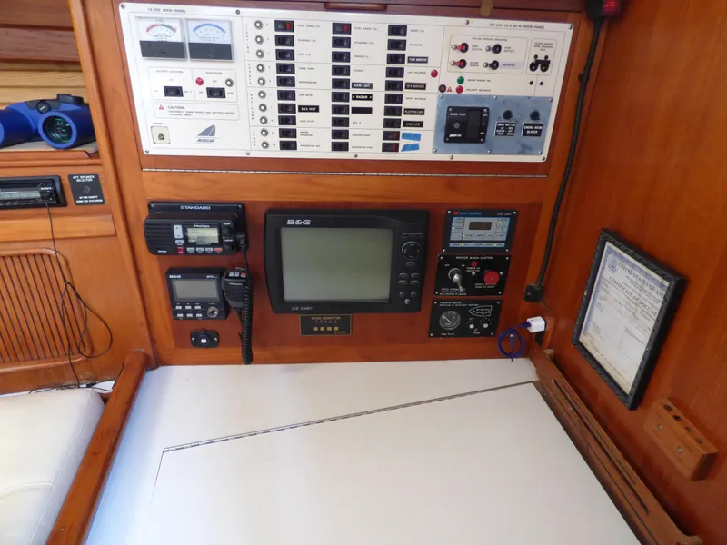 1993 Catalina Morgan 38' Center Cockpit