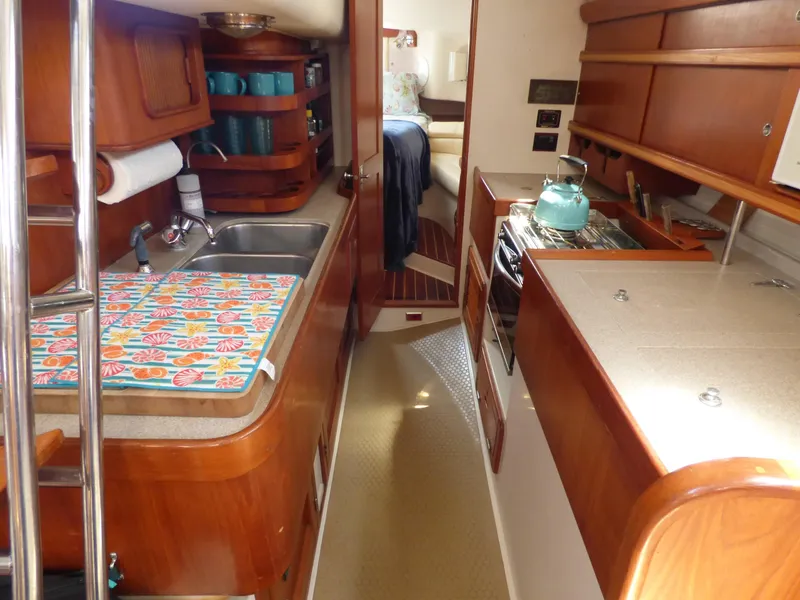 1993 Catalina Morgan 38' Center Cockpit