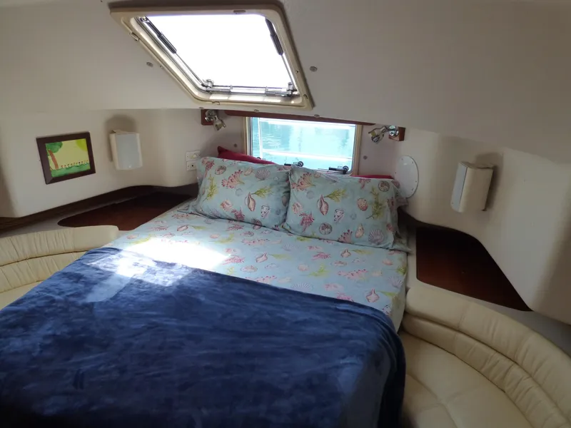 1993 Catalina Morgan 38' Center Cockpit