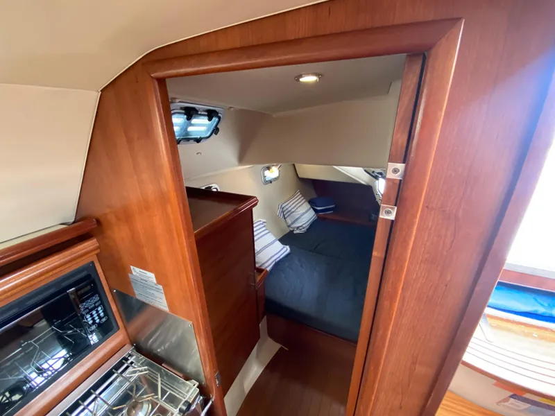 2012 Hunter 36