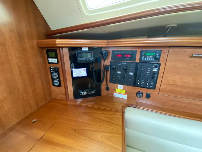 2012 Hunter 36