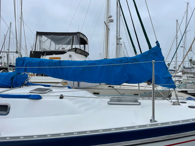 1989 Tayana Vancouver 42