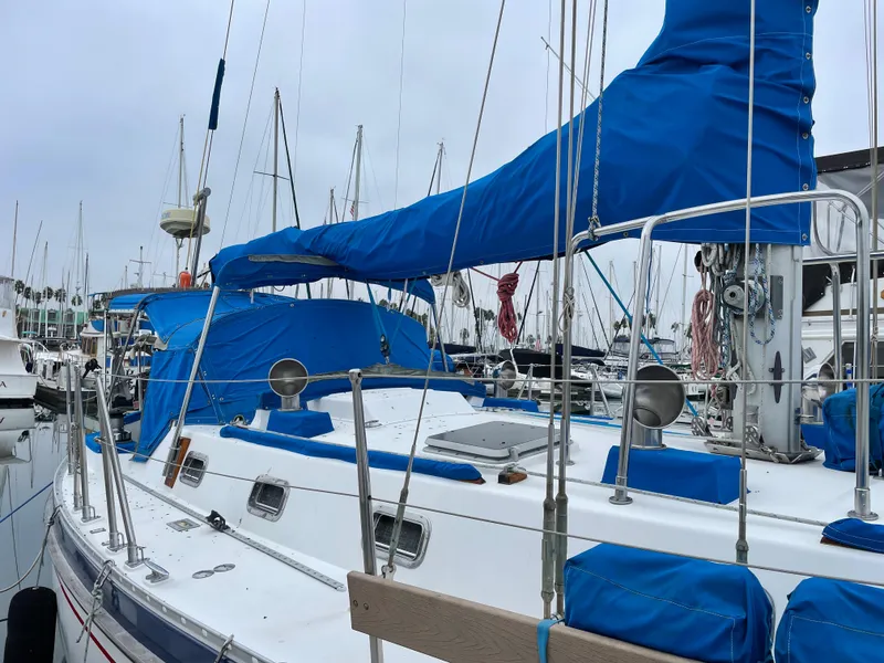 1989 Tayana Vancouver 42