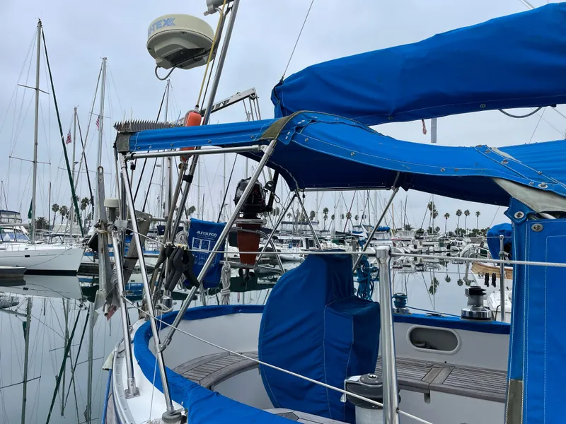 1989 Tayana Vancouver 42