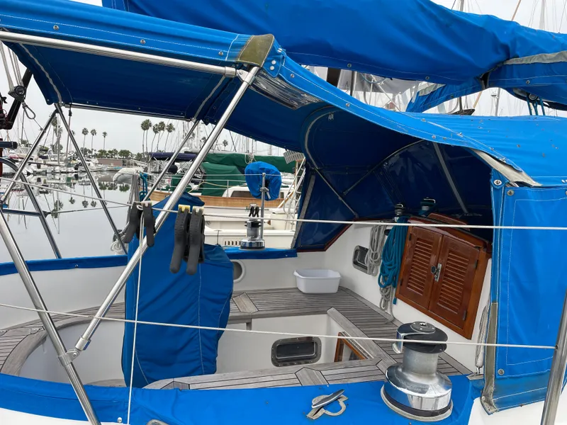 1989 Tayana Vancouver 42