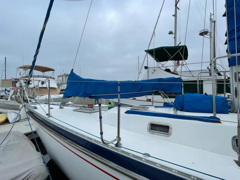 1989 Tayana Vancouver 42