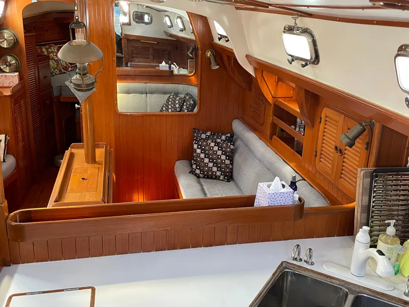 1989 Tayana Vancouver 42