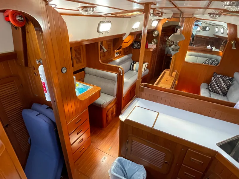 1989 Tayana Vancouver 42