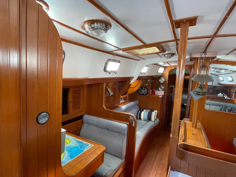 1989 Tayana Vancouver 42