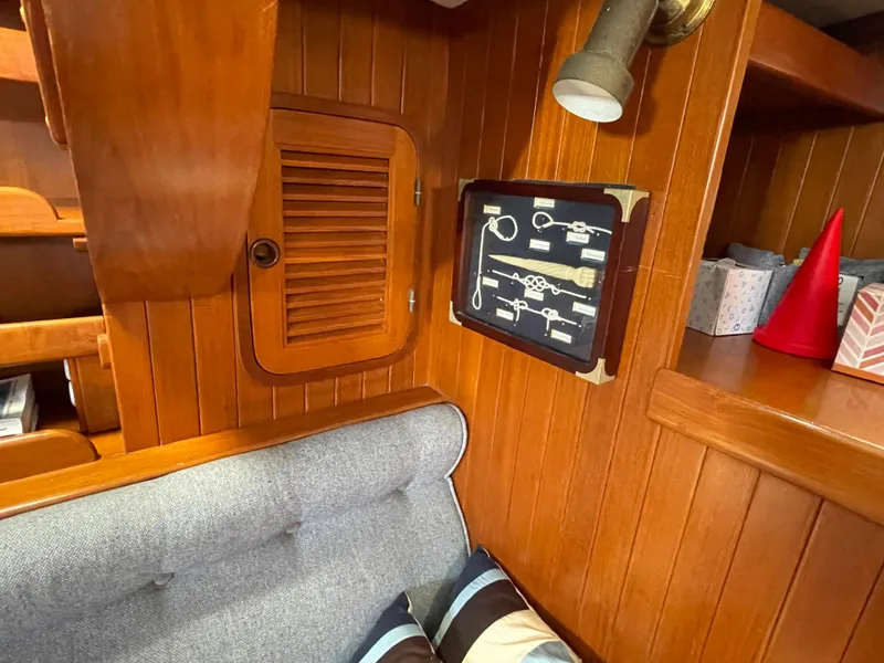 1989 Tayana Vancouver 42