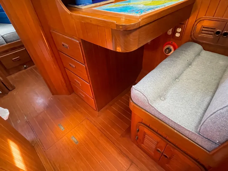 1989 Tayana Vancouver 42