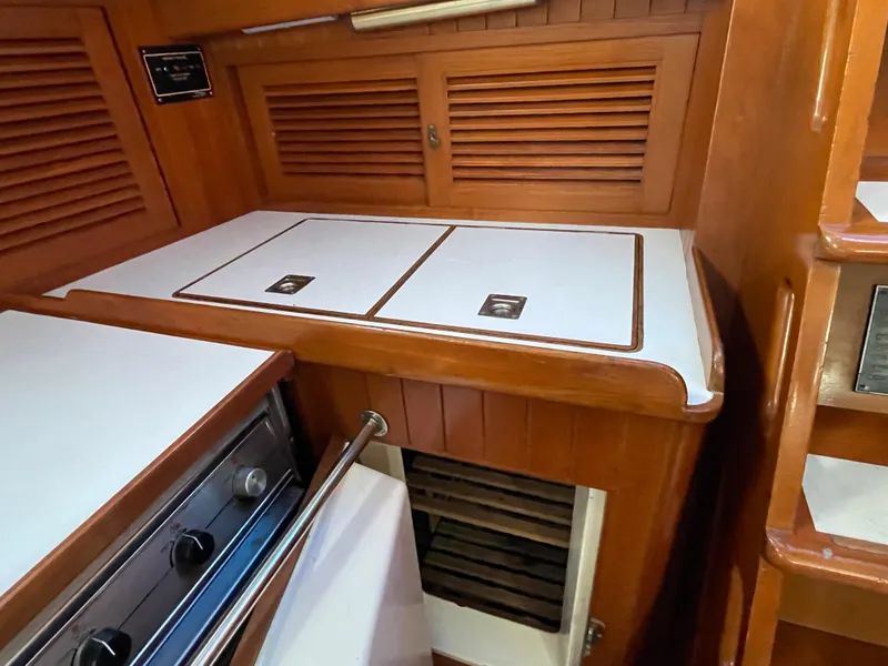 1989 Tayana Vancouver 42