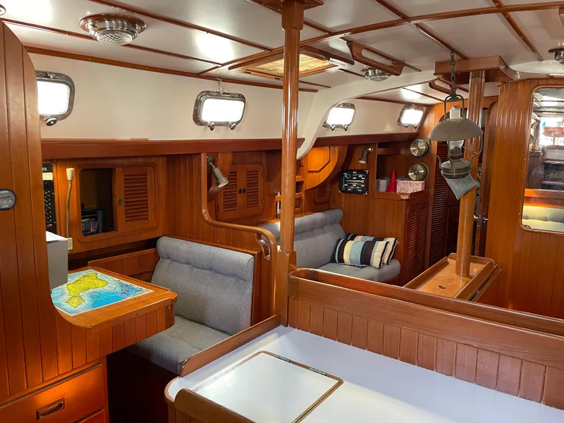 1989 Tayana Vancouver 42